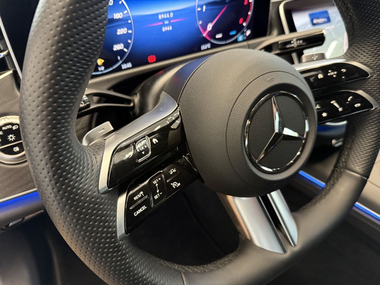 Mercedes-Benz E-Klasse – Bild 12