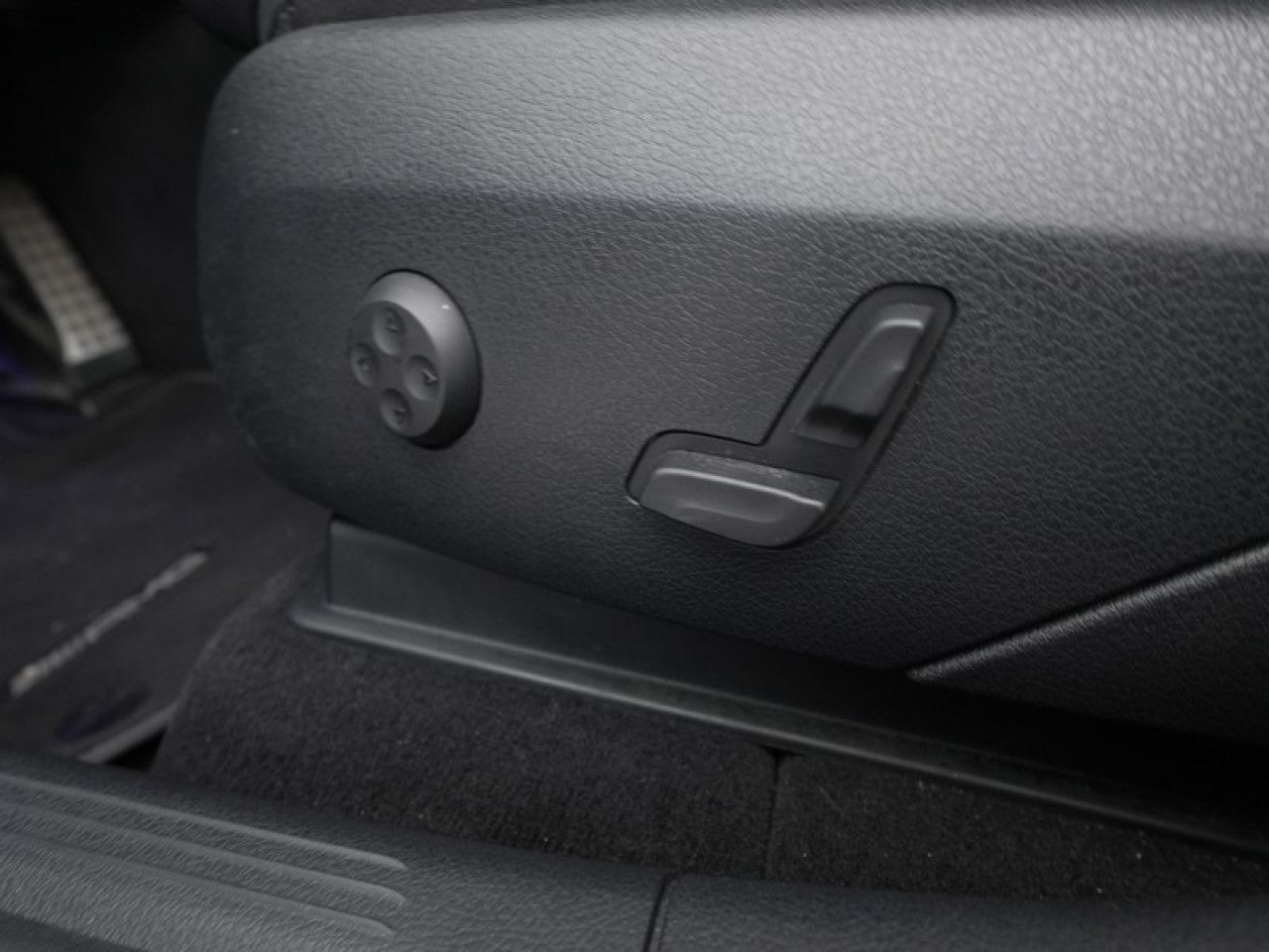 Imagem do veículo 17 / 20