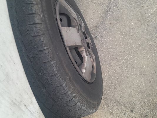 Vehicle image 3 / 16