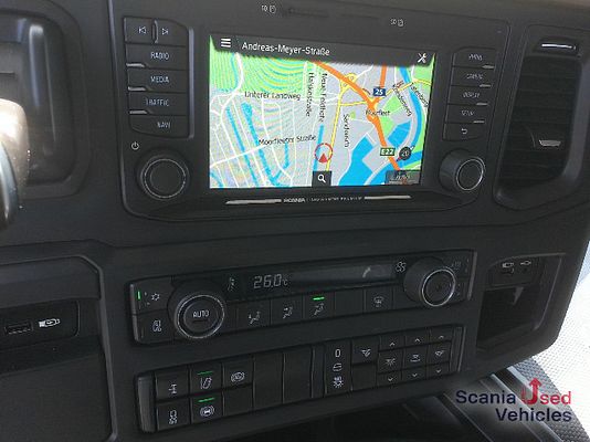 Vehicle image 10 / 20