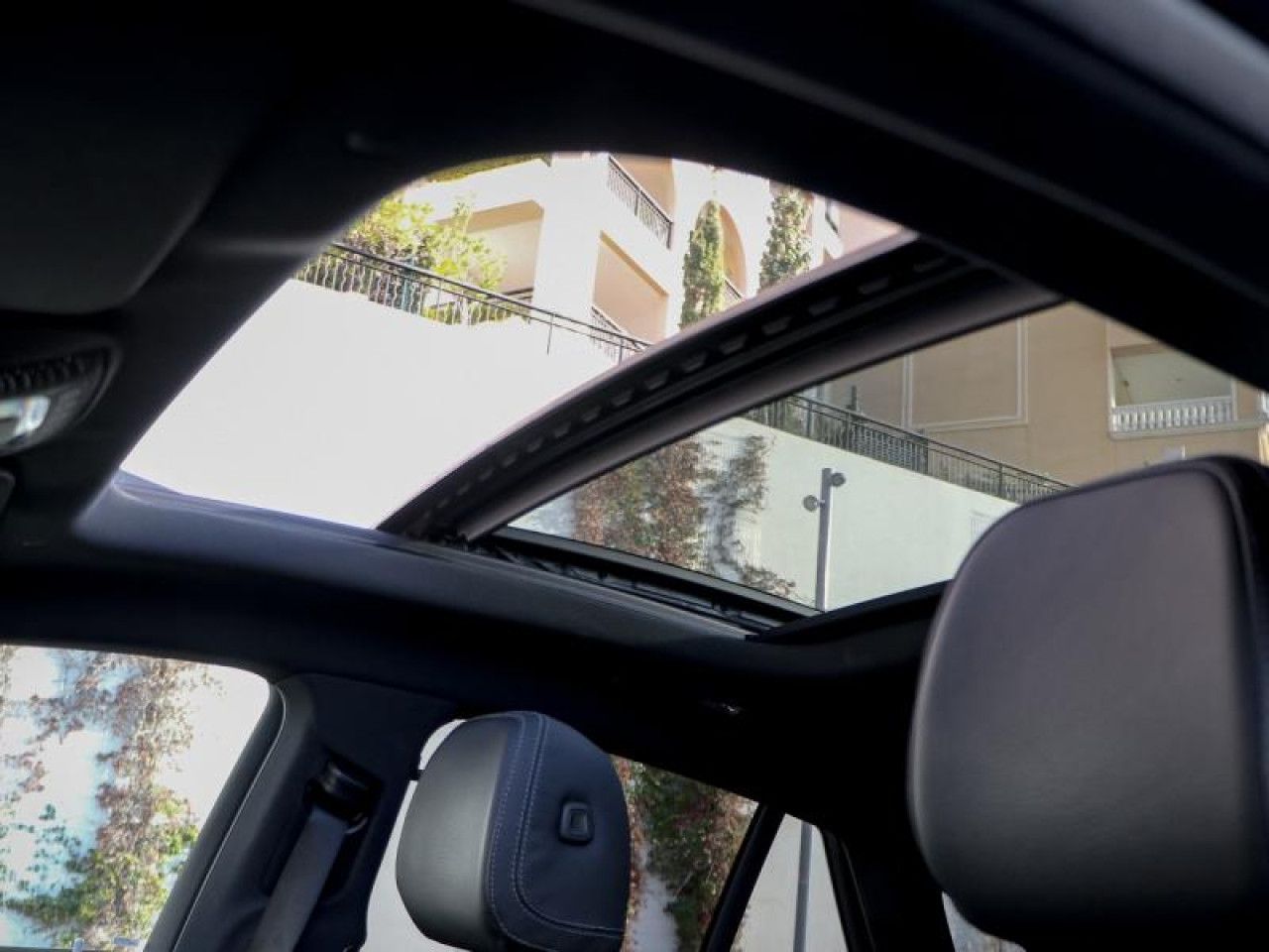 Photo du v&eacute;hicule 16 / 18