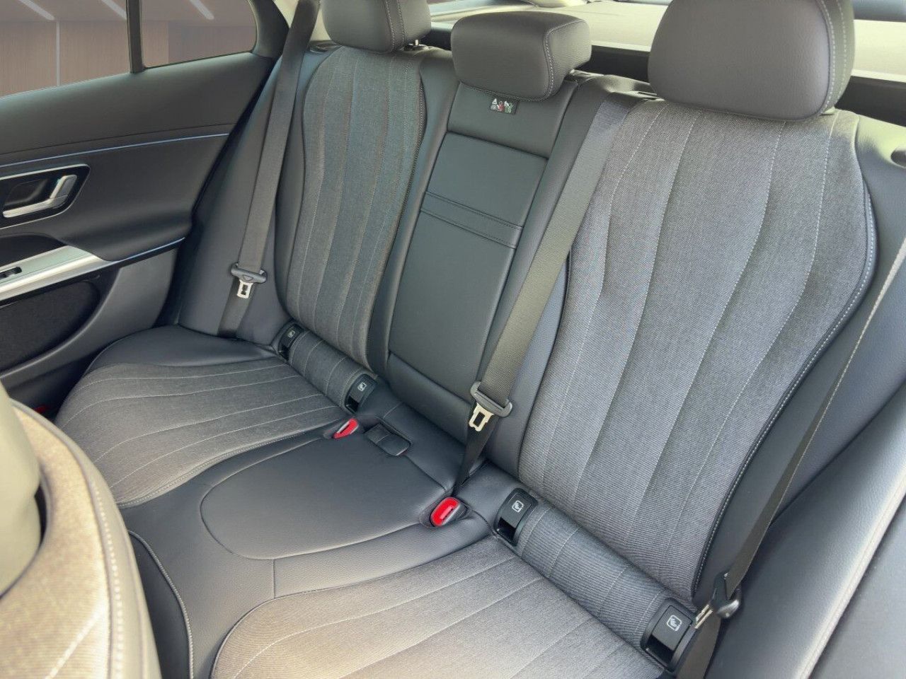 Mercedes-Benz E-Klasse – Bild 15
