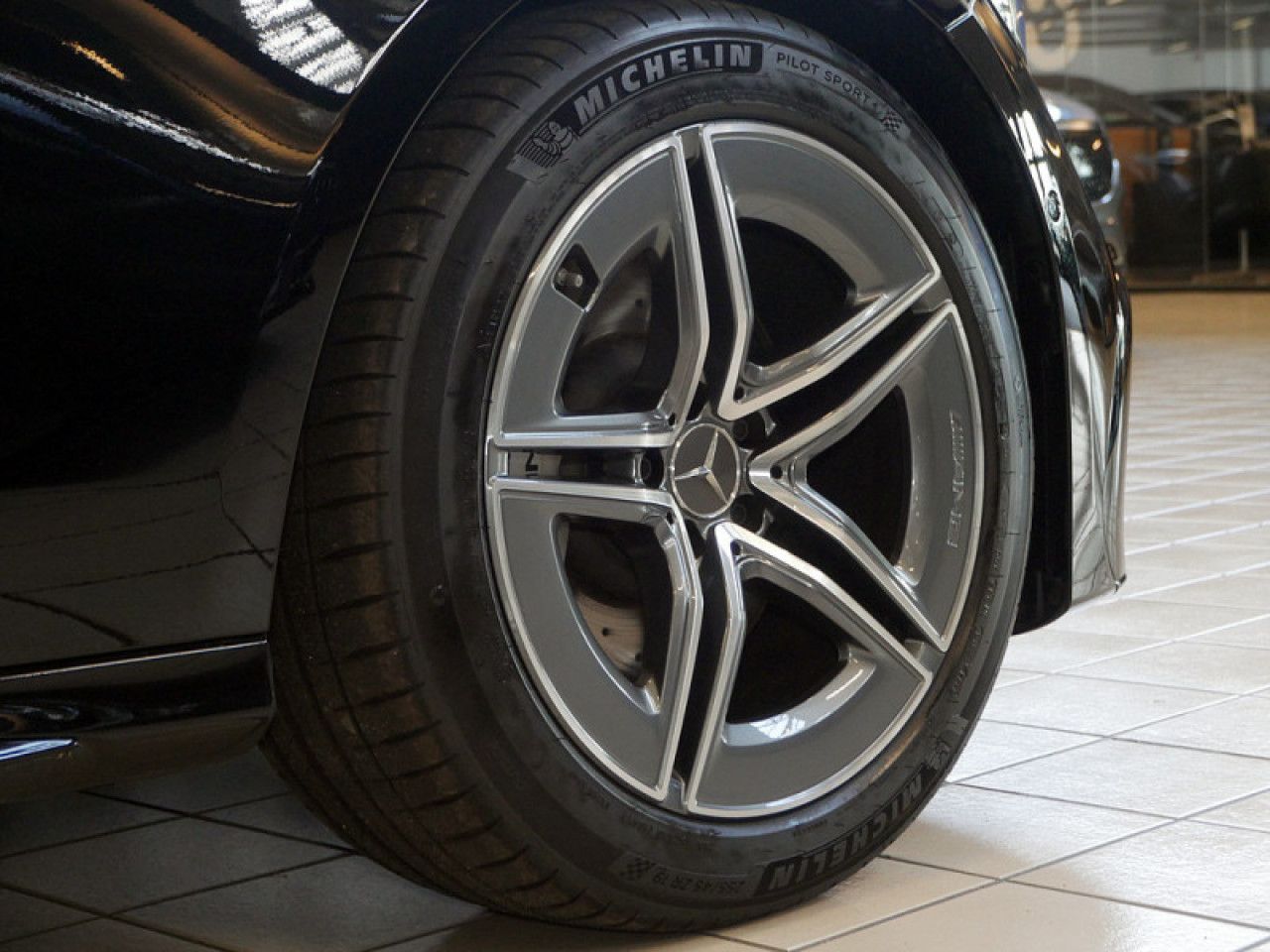 Mercedes-Benz E-Klasse – Bild 11