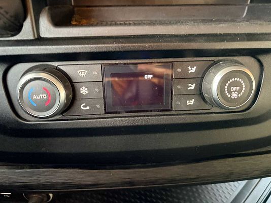 Vehicle image 13 / 16