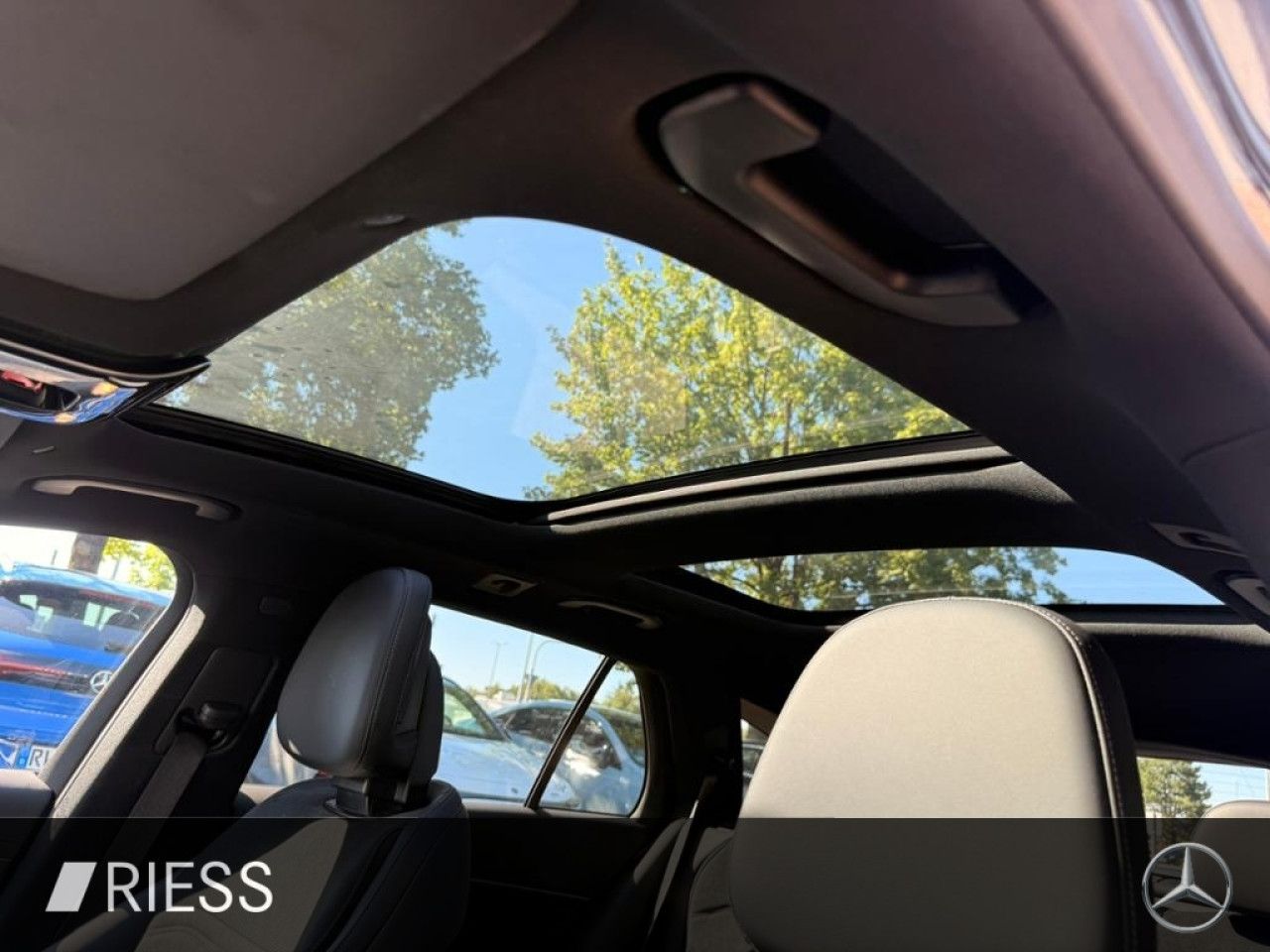 Mercedes-Benz E-Klasse – Bild 10