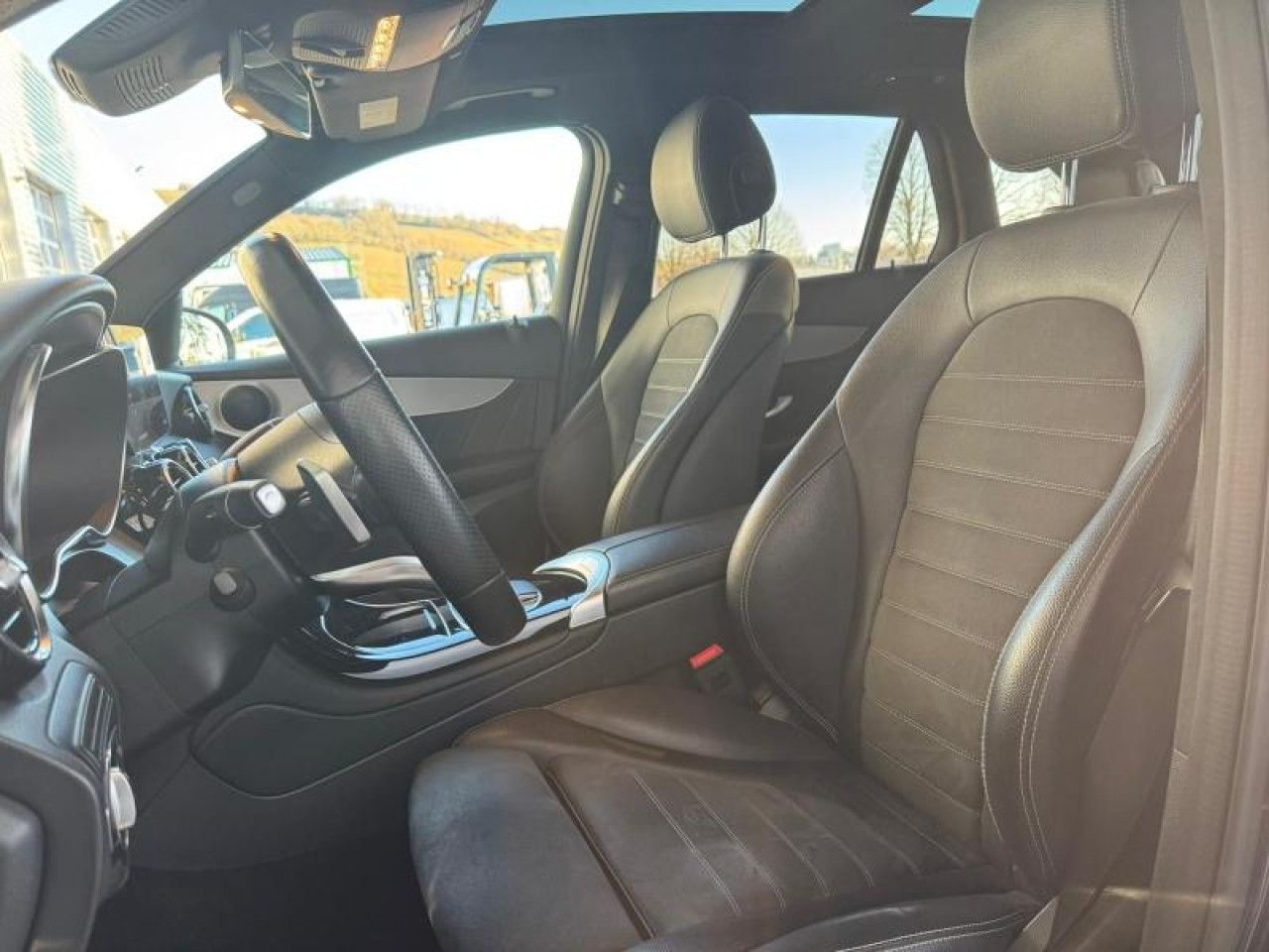 Photo du v&eacute;hicule 17 / 18