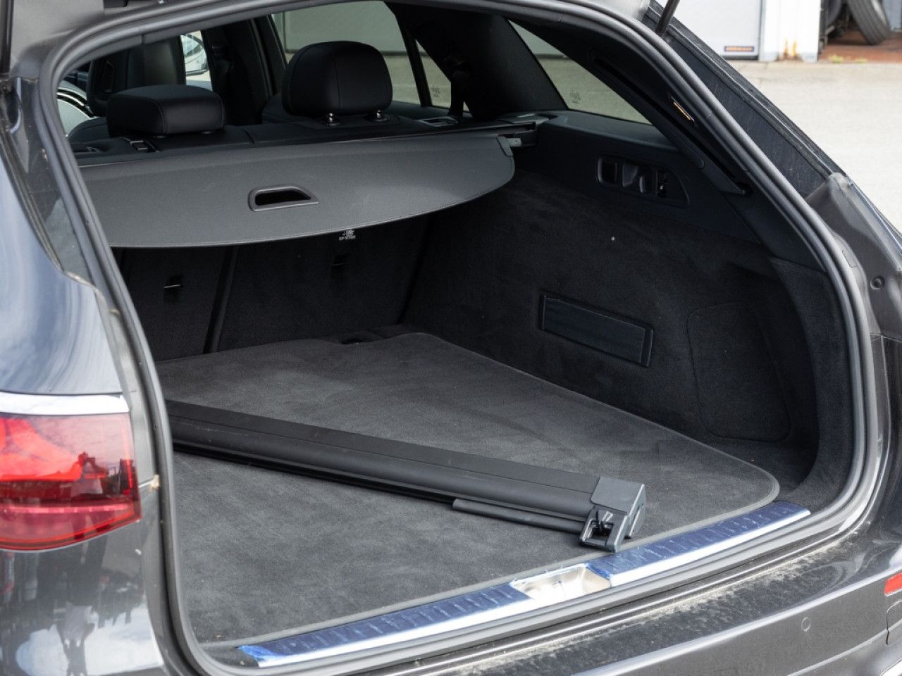 Mercedes-Benz E-Klasse – Bild 7
