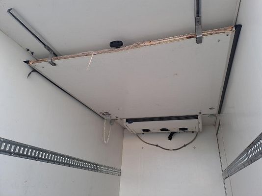 Vehicle image 6 / 12