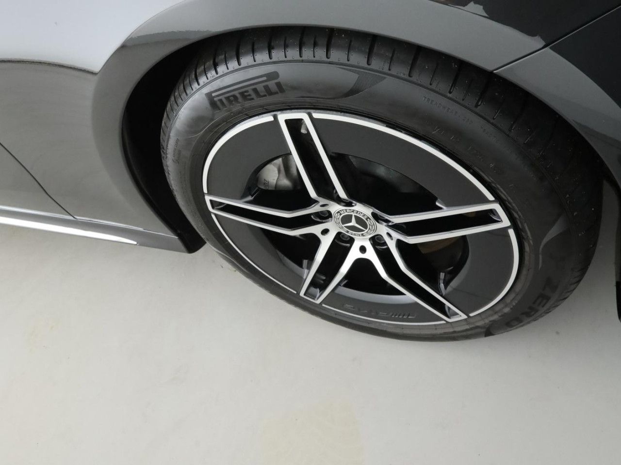 Mercedes-Benz E-Klasse – Bild 21