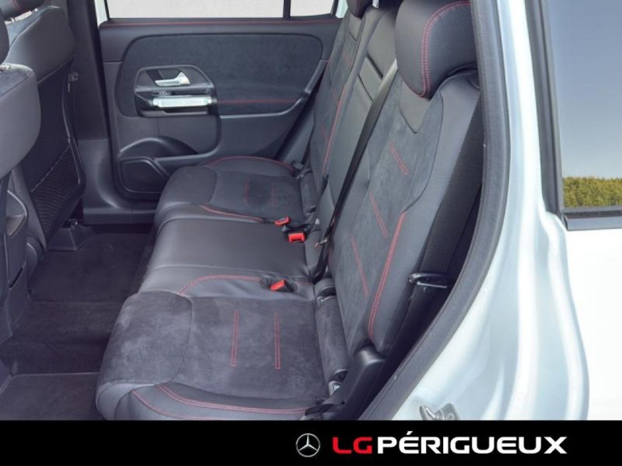 Photo du v&eacute;hicule 11 / 18