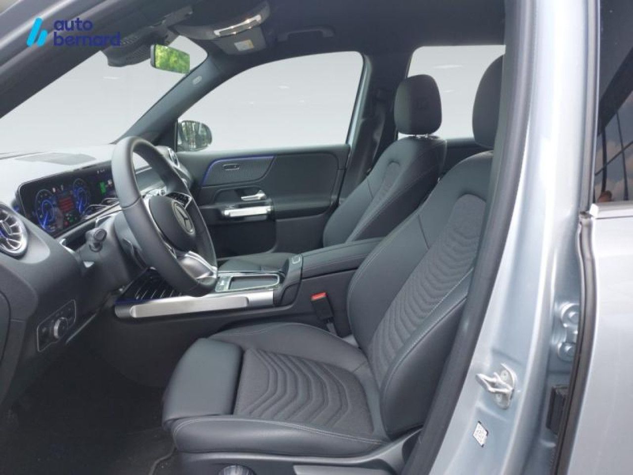 Photo du v&eacute;hicule 9 / 18