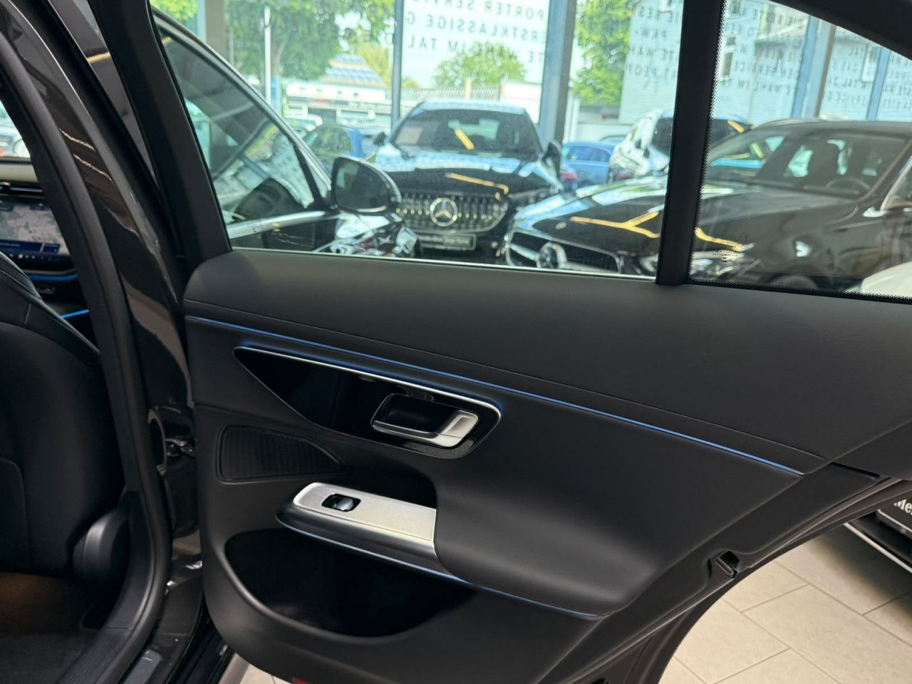 Mercedes-Benz E-Klasse – Bild 19