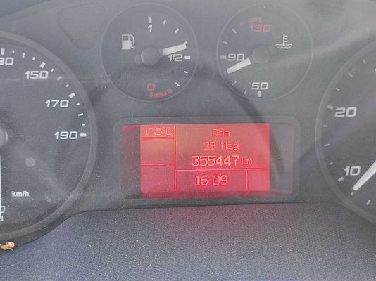 Vehicle image 7 / 10