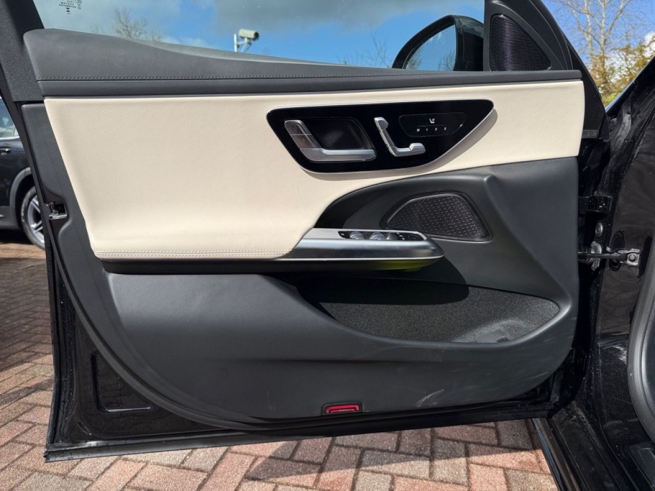 Mercedes-Benz E-Klasse – Bild 4