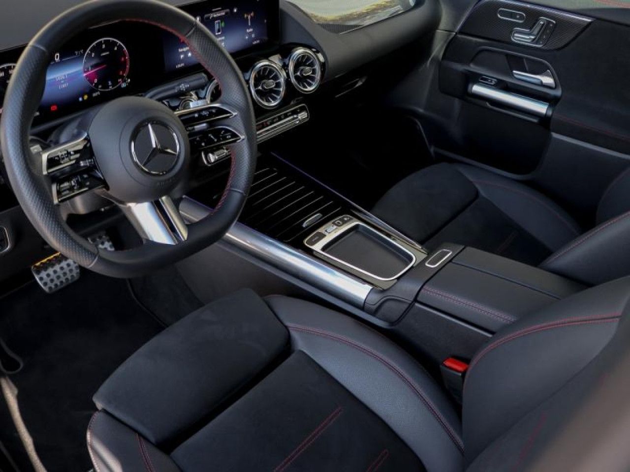 Photo du v&eacute;hicule 12 / 18