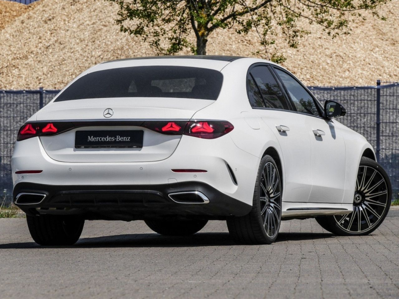 Mercedes-Benz E-Klasse – Bild 2