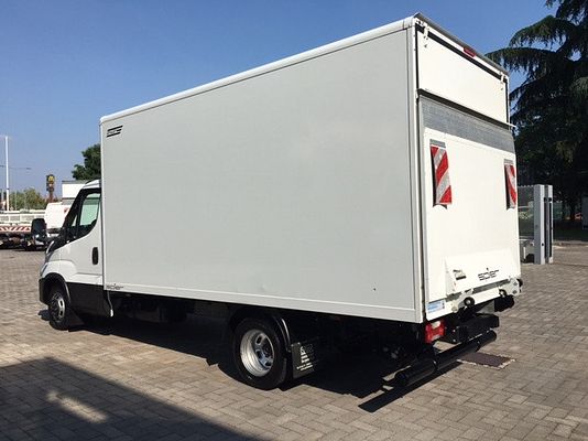 Vehicle image 5 / 9