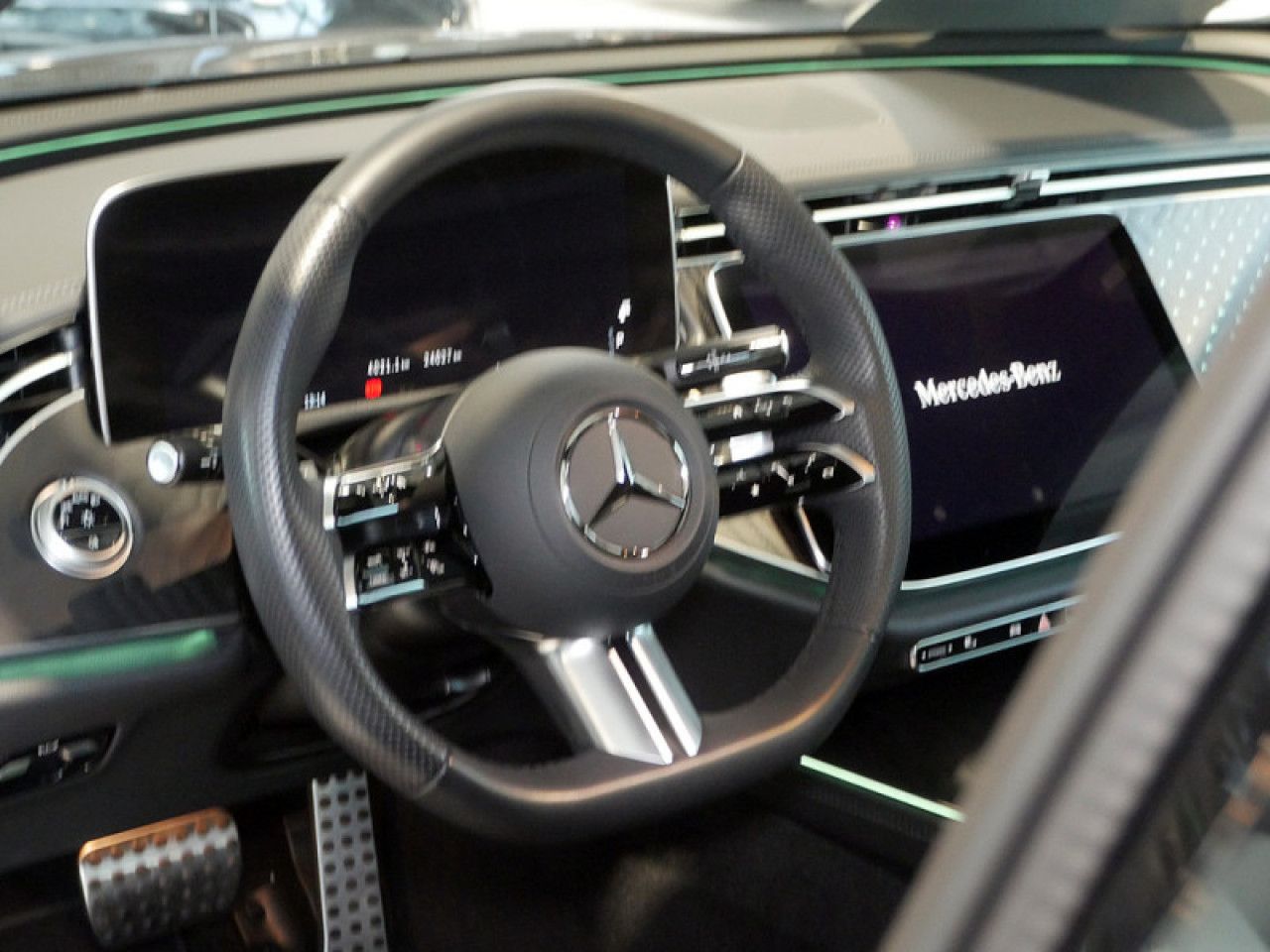 Mercedes-Benz E-Klasse – Bild 13