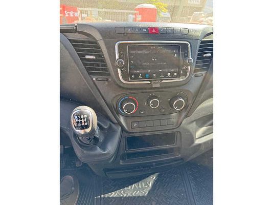 Vehicle image 6 / 7