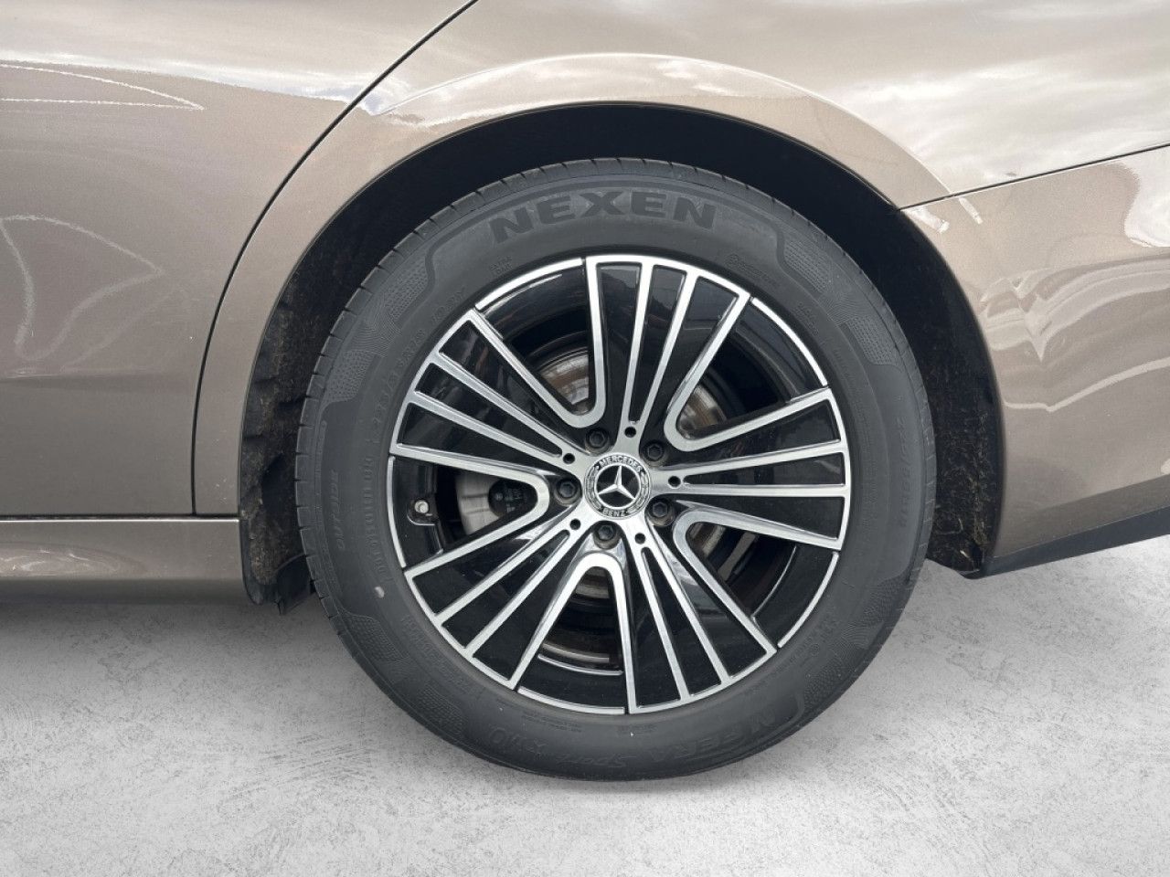 Mercedes-Benz E-Klasse – Bild 4