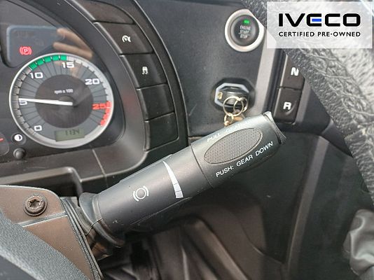 Vehicle image 17 / 18