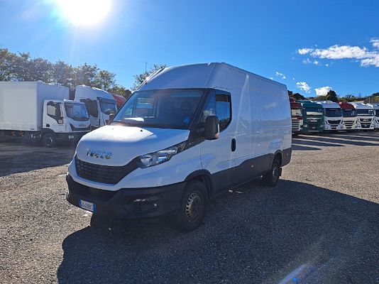 Vehicle image 1 / 14