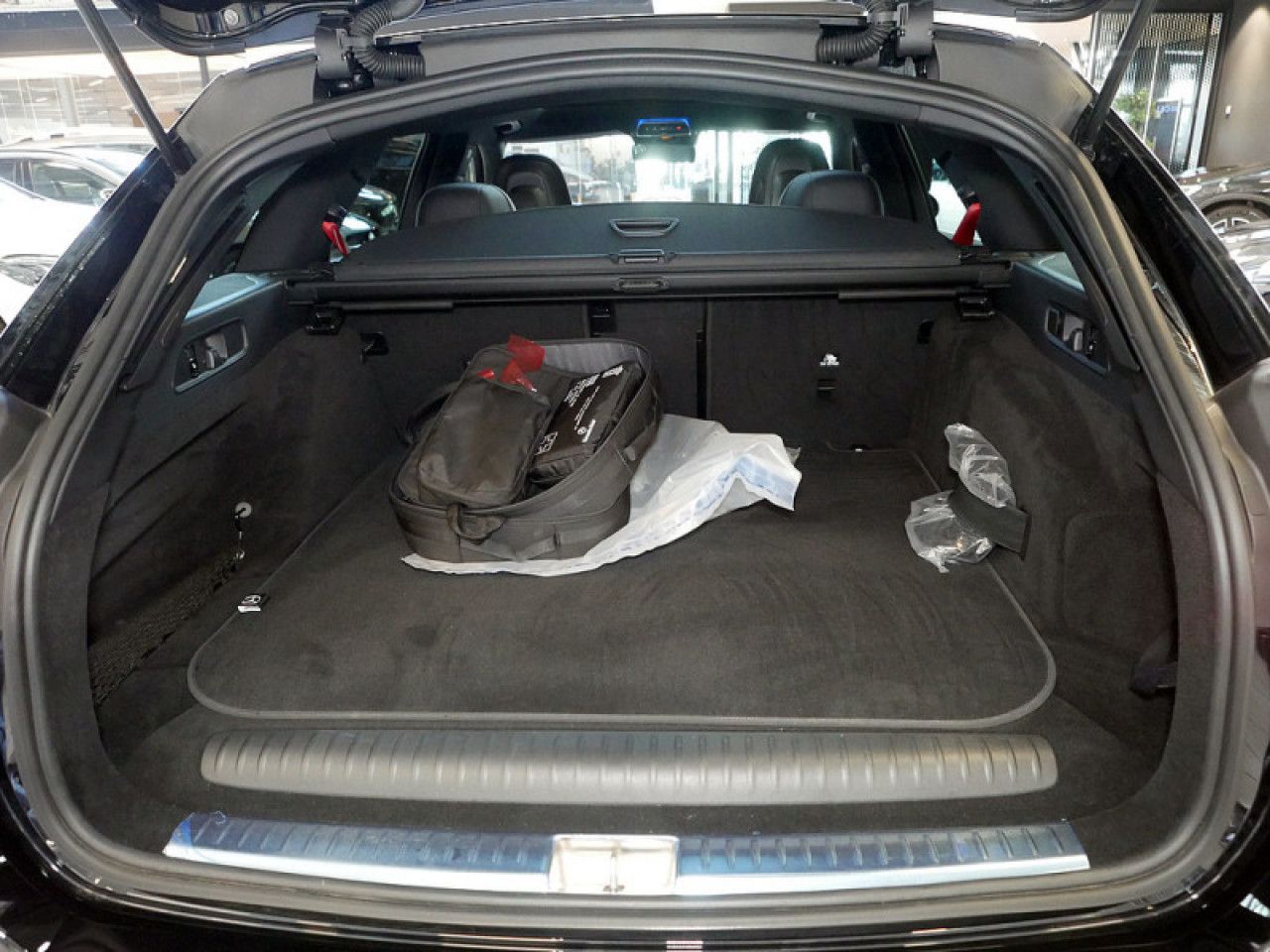 Mercedes-Benz E-Klasse – Bild 12