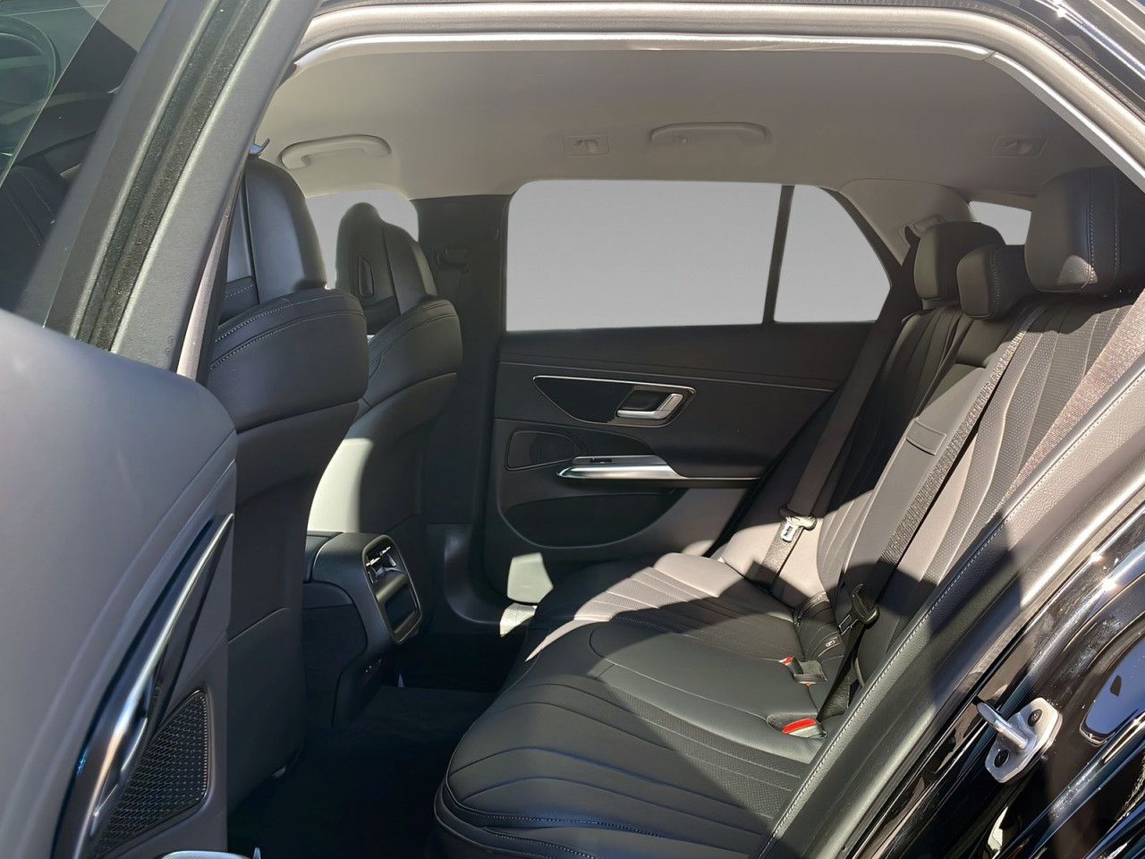 Mercedes-Benz E-Klasse – Bild 9