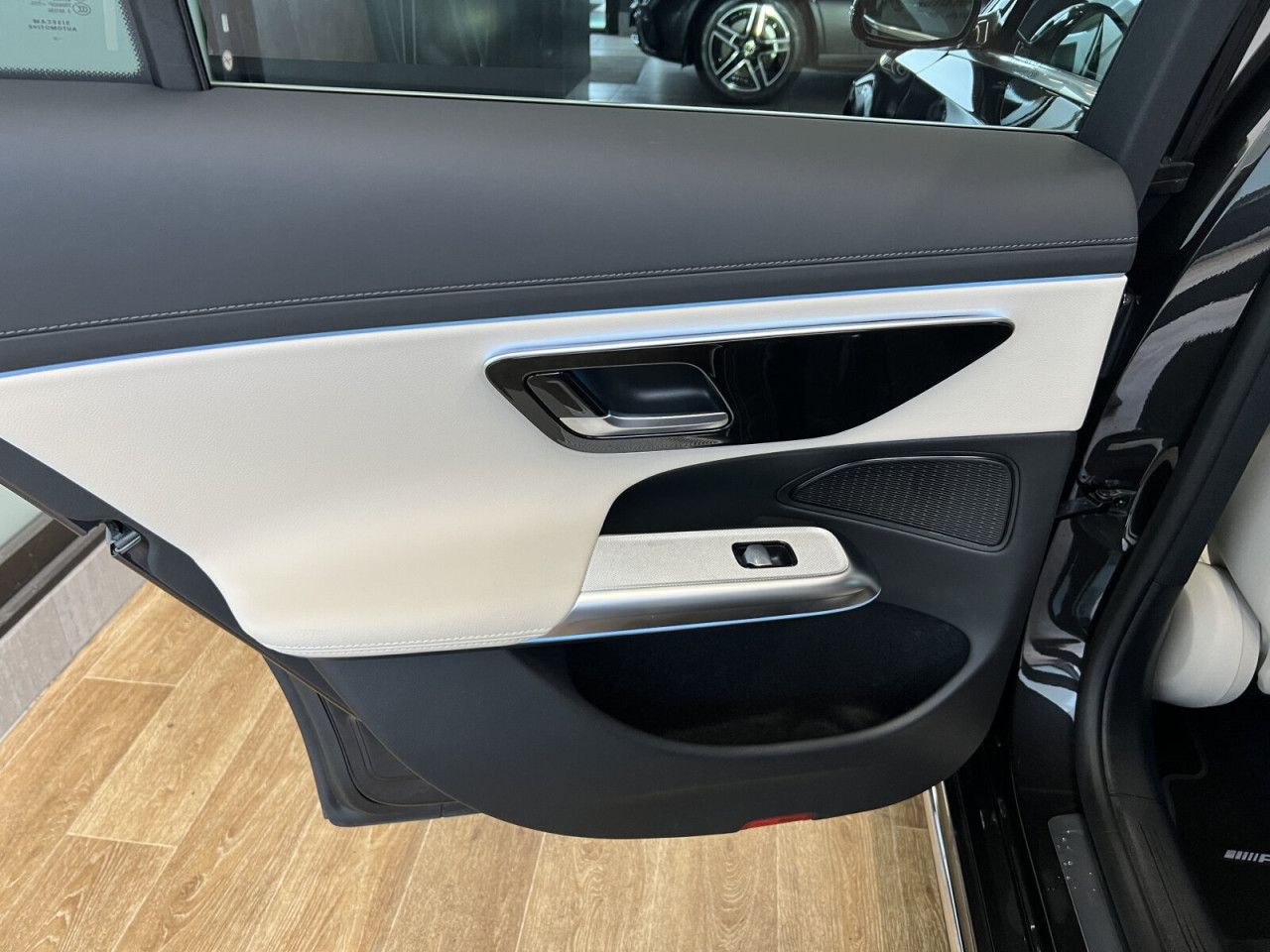 Mercedes-Benz E-Klasse – Bild 10
