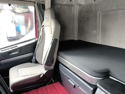 Vehicle image 15 / 17