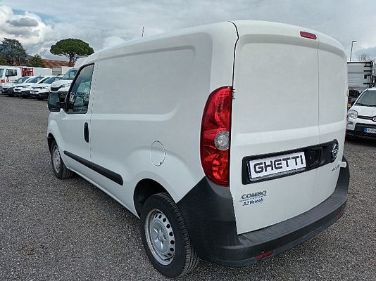 Vehicle image 4 / 5