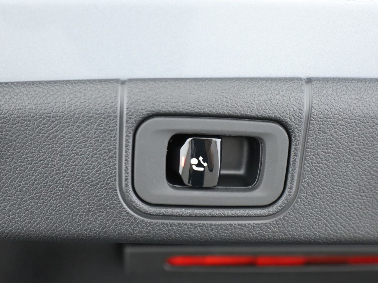 Mercedes-Benz E-Klasse – Bild 25