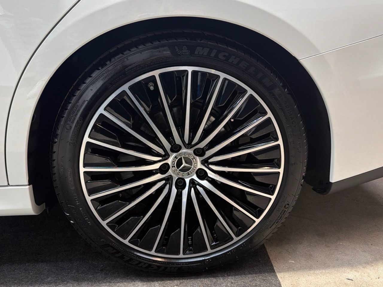 Mercedes-Benz E-Klasse – Bild 13