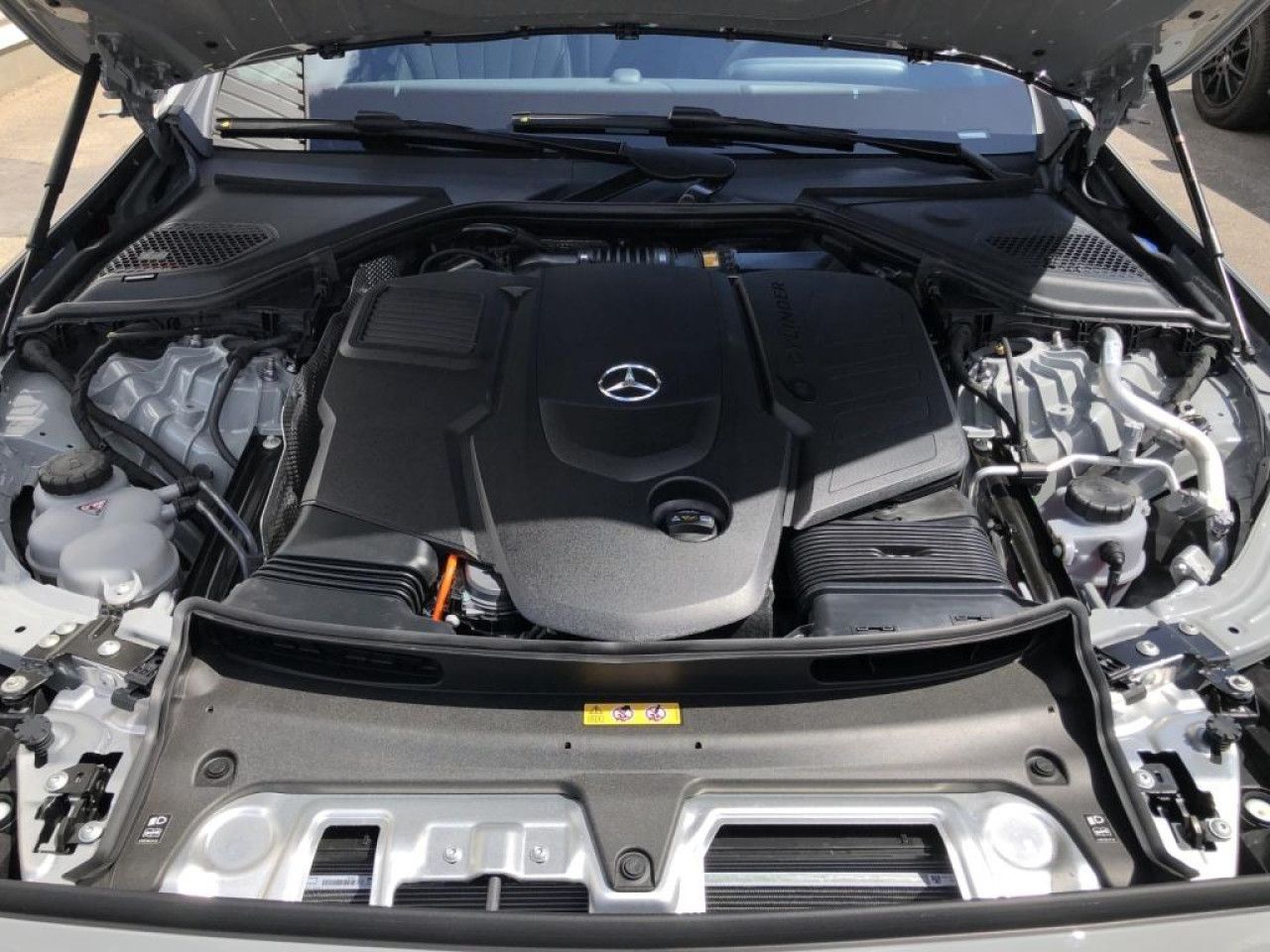 Mercedes-Benz E-Klasse – Bild 16