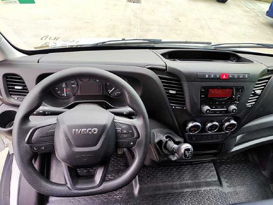 Vehicle image 7 / 10