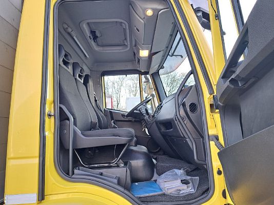 Vehicle image 3 / 13