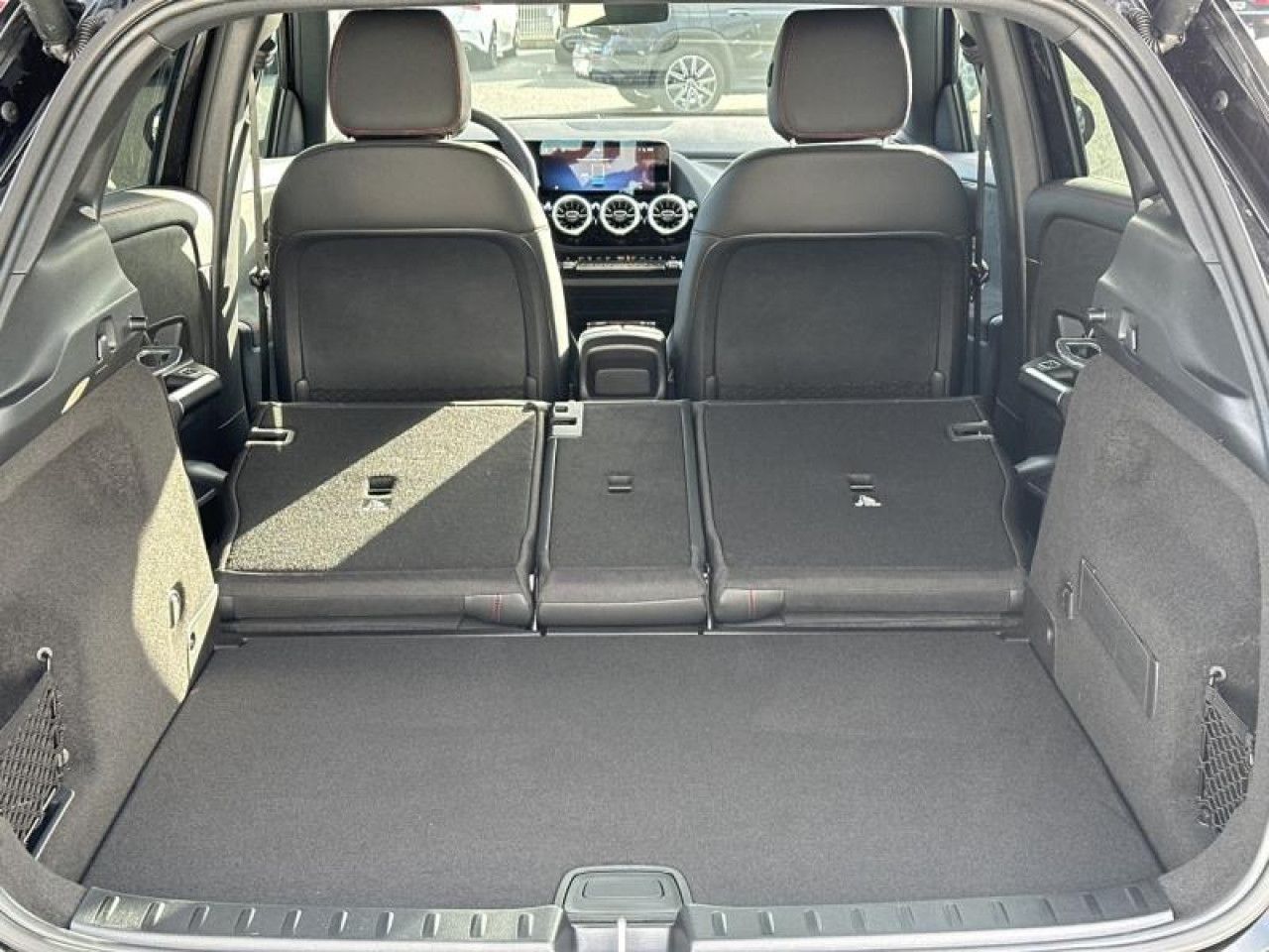 Photo du v&eacute;hicule 16 / 18