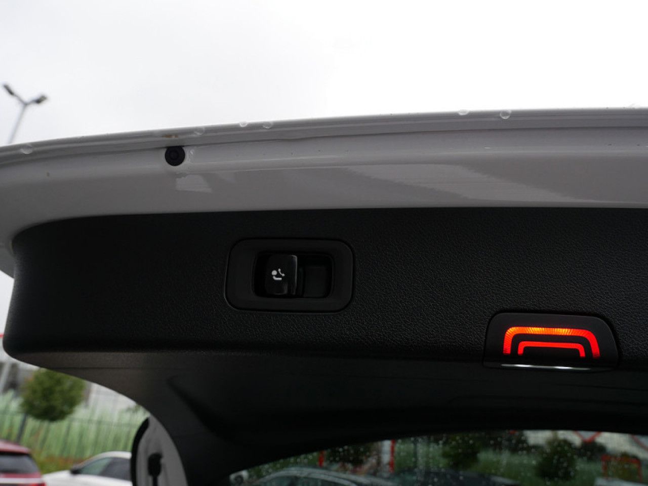 Mercedes-Benz E-Klasse – Bild 12