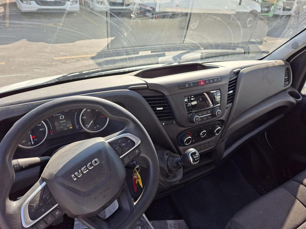 IVECO | 35C14 CABINATO CON GRU