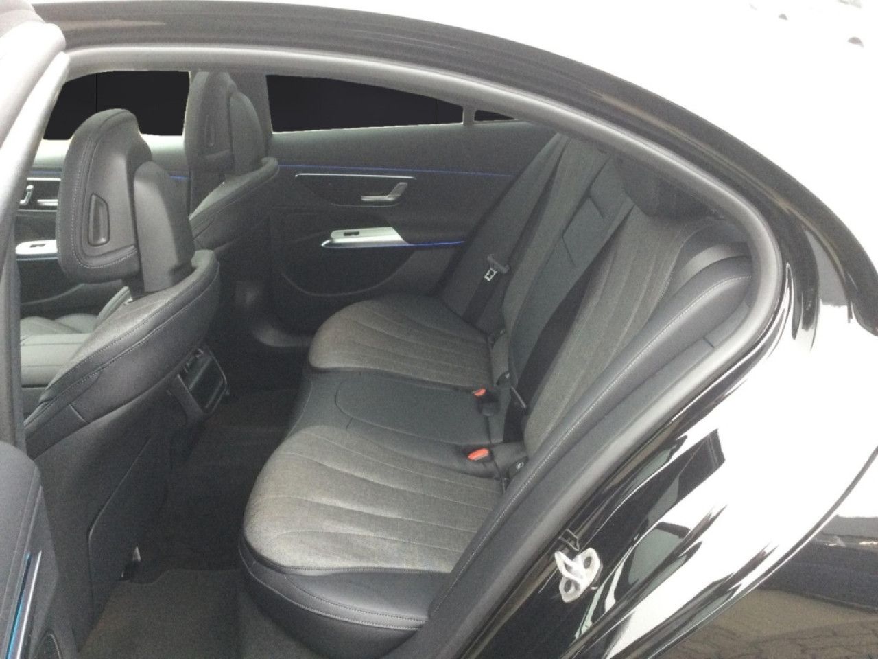Mercedes-Benz E-Klasse – Bild 14
