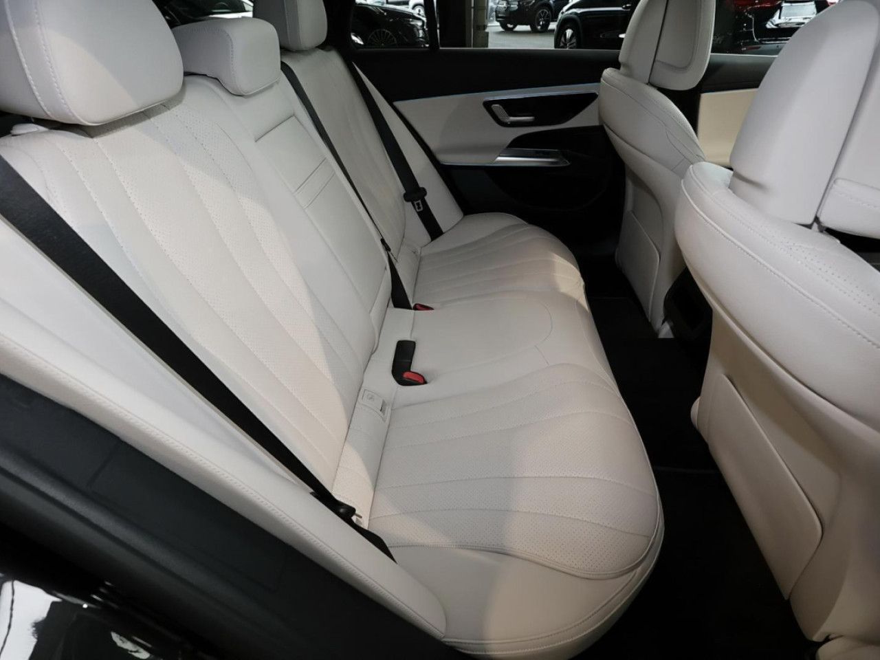 Mercedes-Benz E-Klasse – Bild 6