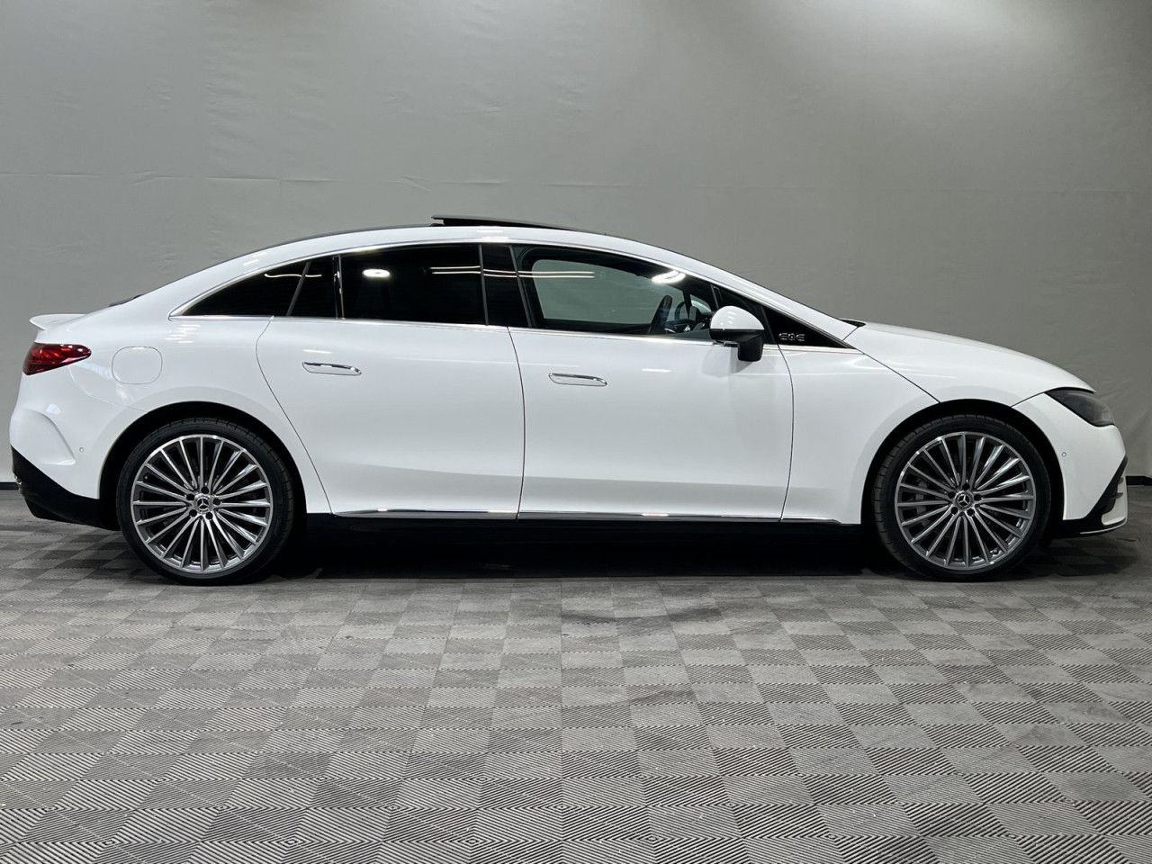 Mercedes-Benz EQE – Bild 3