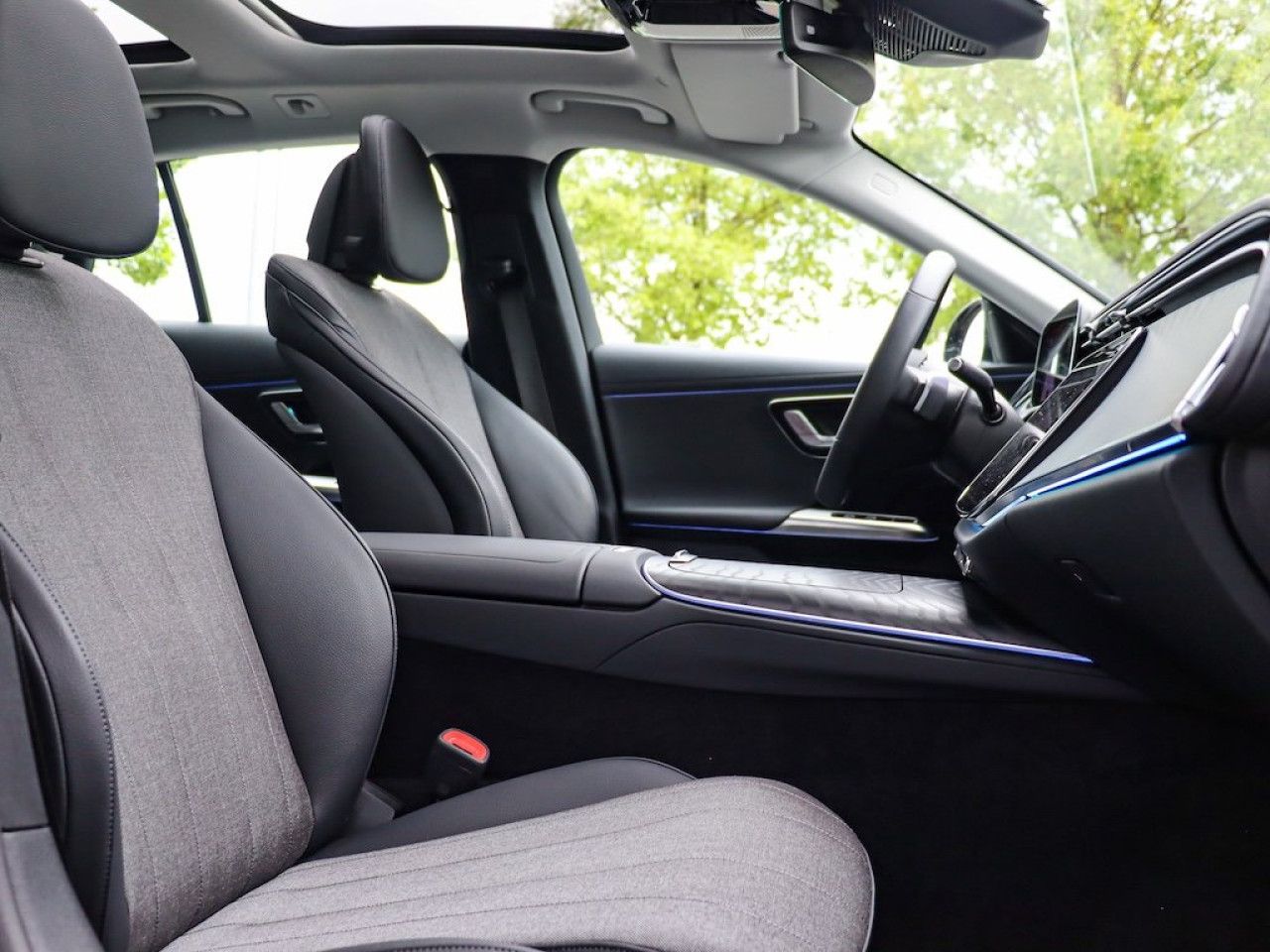Mercedes-Benz E-Klasse – Bild 23