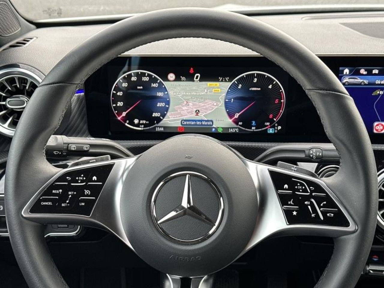 Photo du v&eacute;hicule 9 / 18