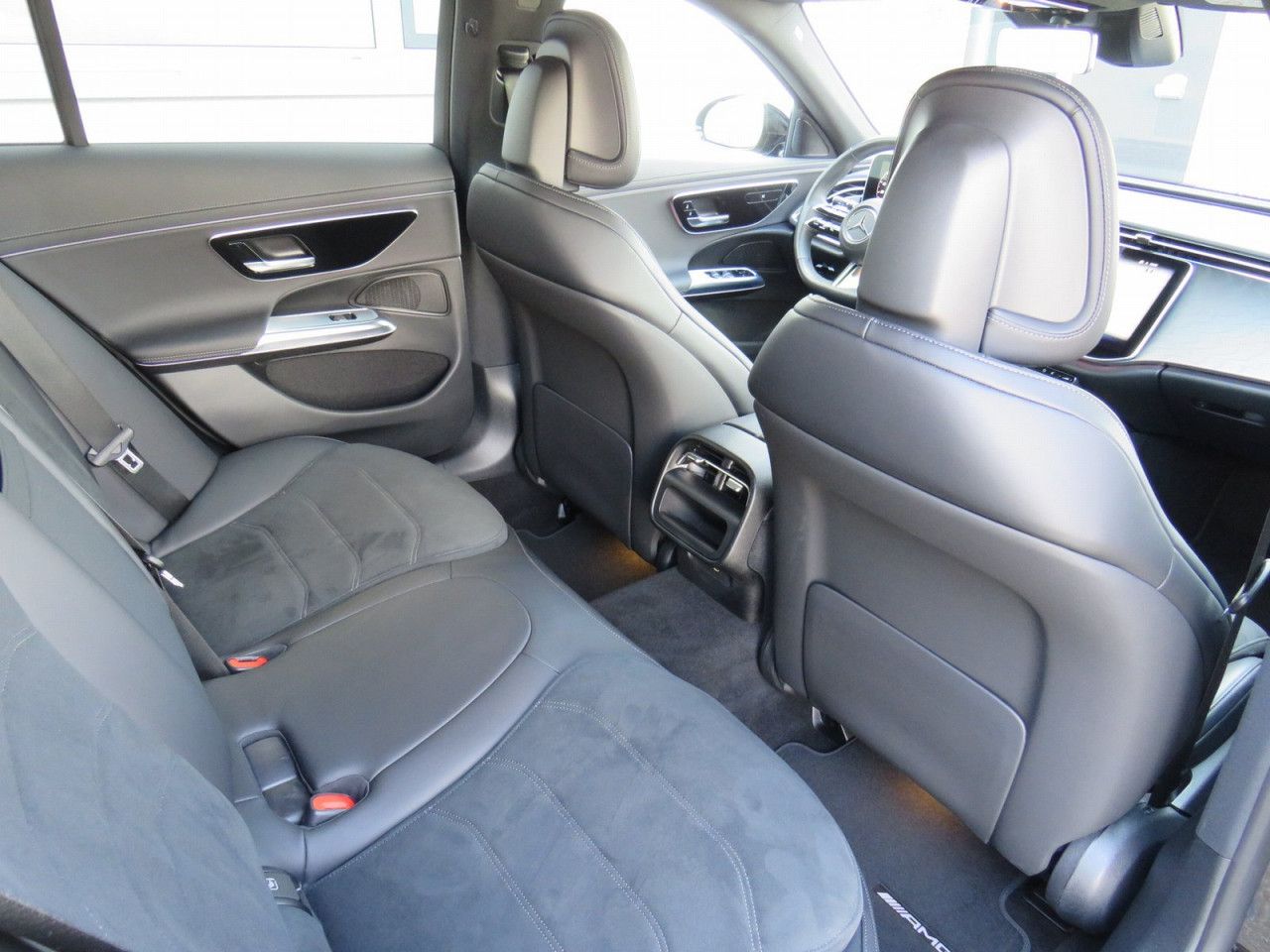 Mercedes-Benz E-Klasse – Bild 28