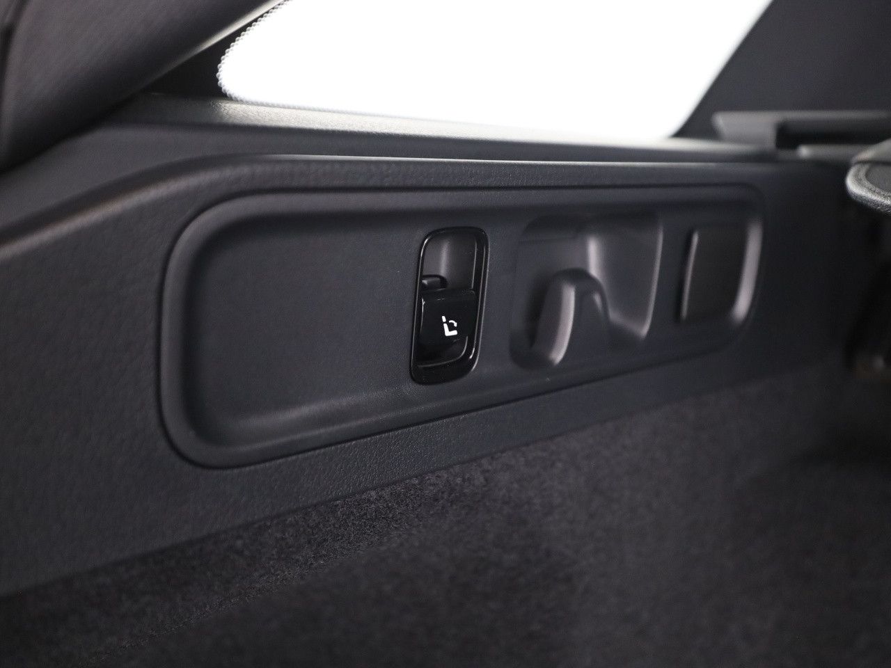 Mercedes-Benz C-Klasse – Bild 24