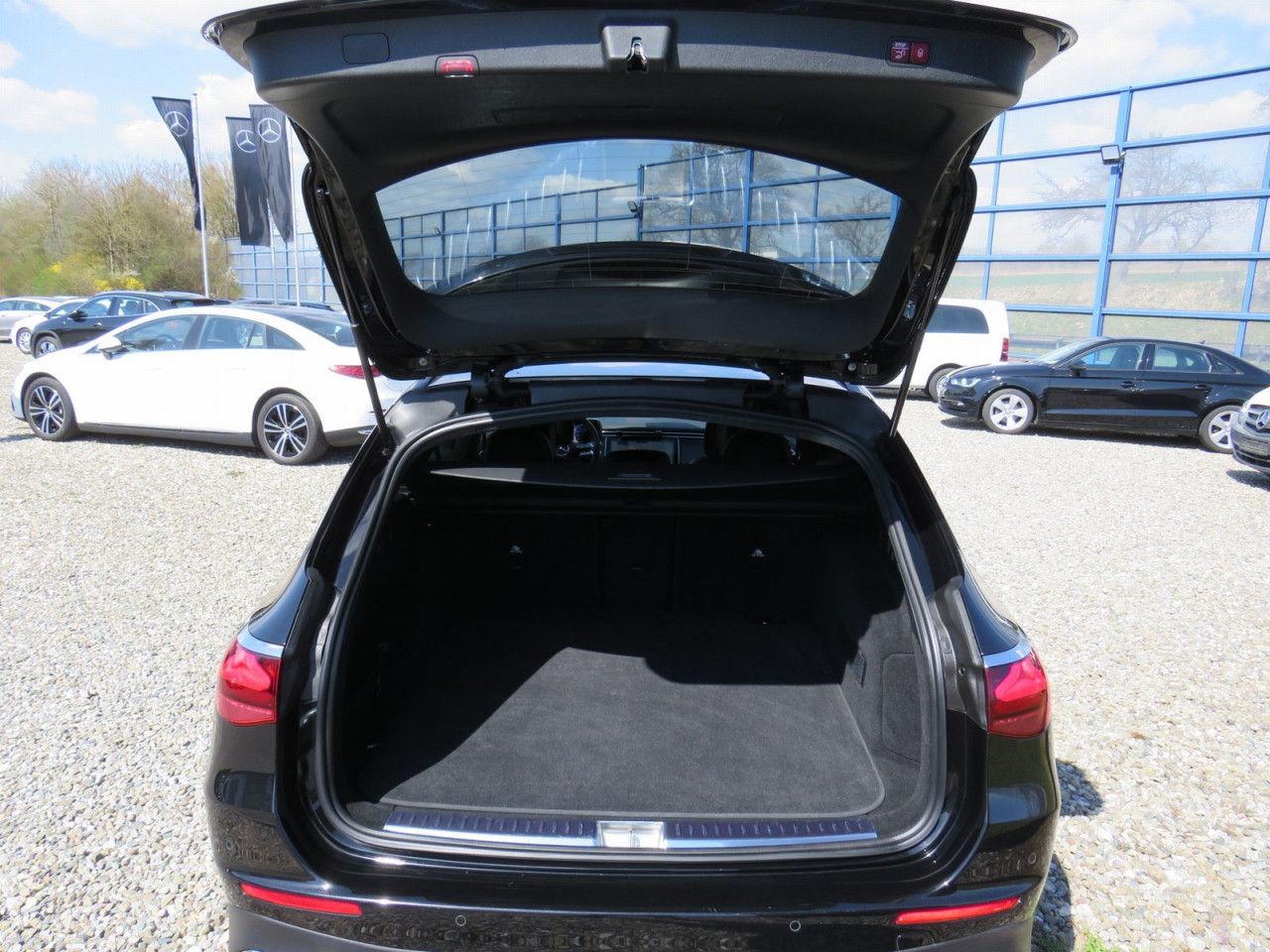 Mercedes-Benz E-Klasse – Bild 15