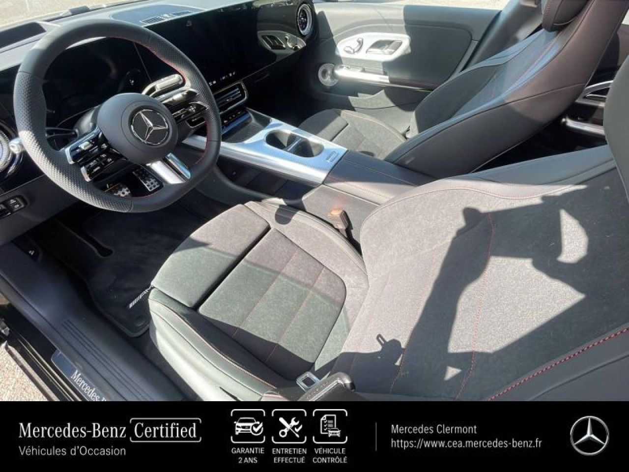 Photo du v&eacute;hicule 16 / 18