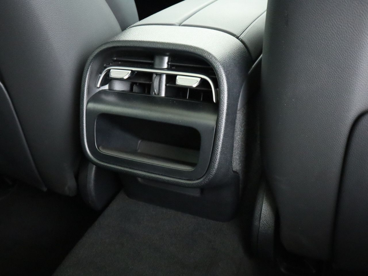 Mercedes-Benz E-Klasse – Bild 24
