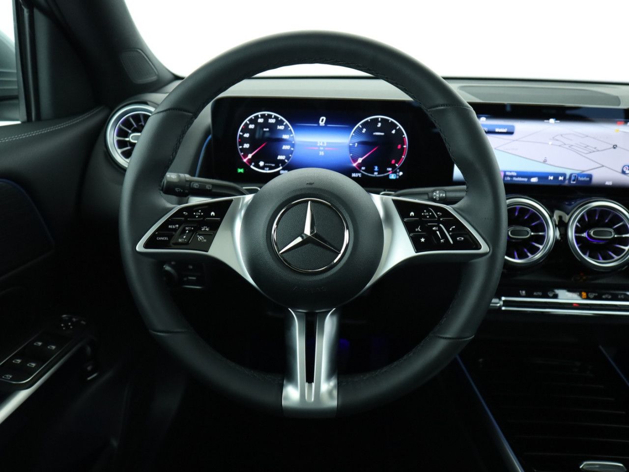 Mercedes-Benz GLB – Bild 11